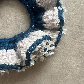 かぎ針編み  レースシュシュ ラウンドネイビー レース編みのシュシュ（3デザイン） | R.knit